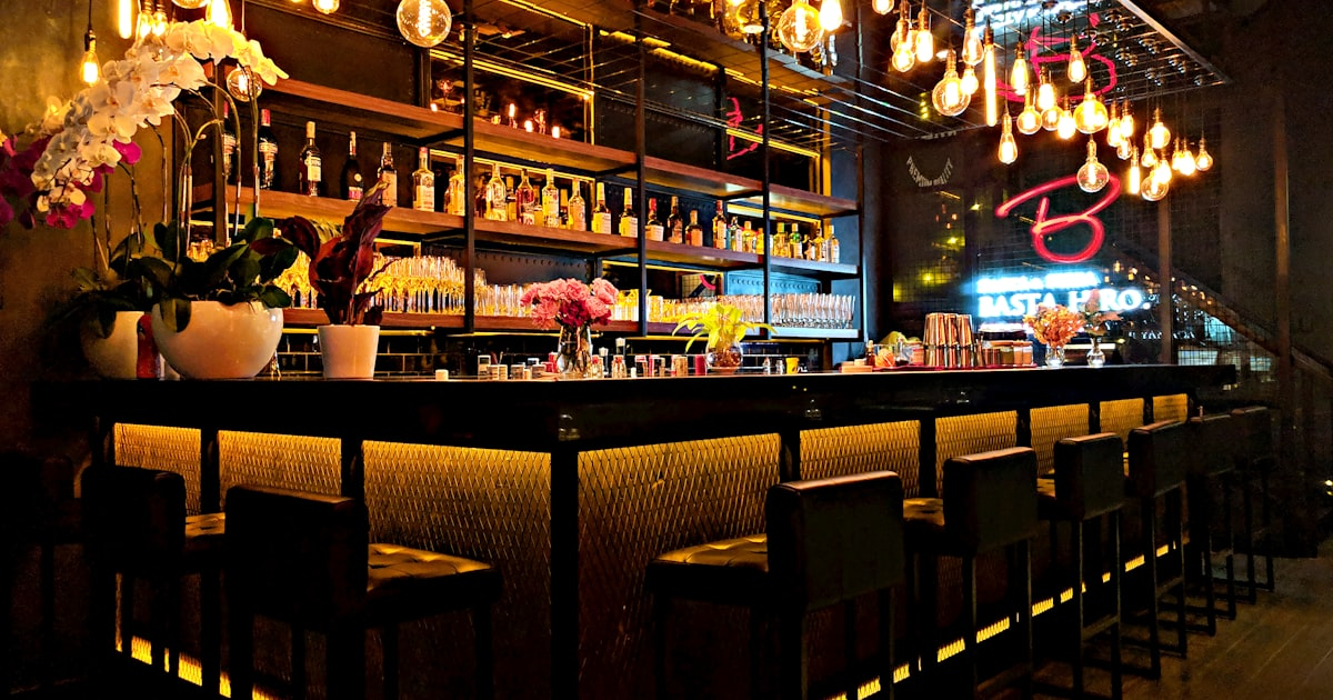 After Office con Descuento: Los Mejores Lugares en Santiago para Cerrar la Semana